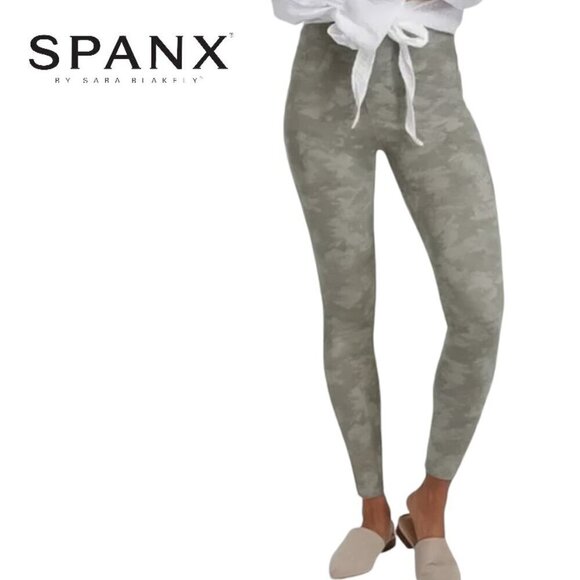 SPANX Jeanish Camo Compression Leggings Medium | Shaping & Ankle-Length - Picture 1 of 12